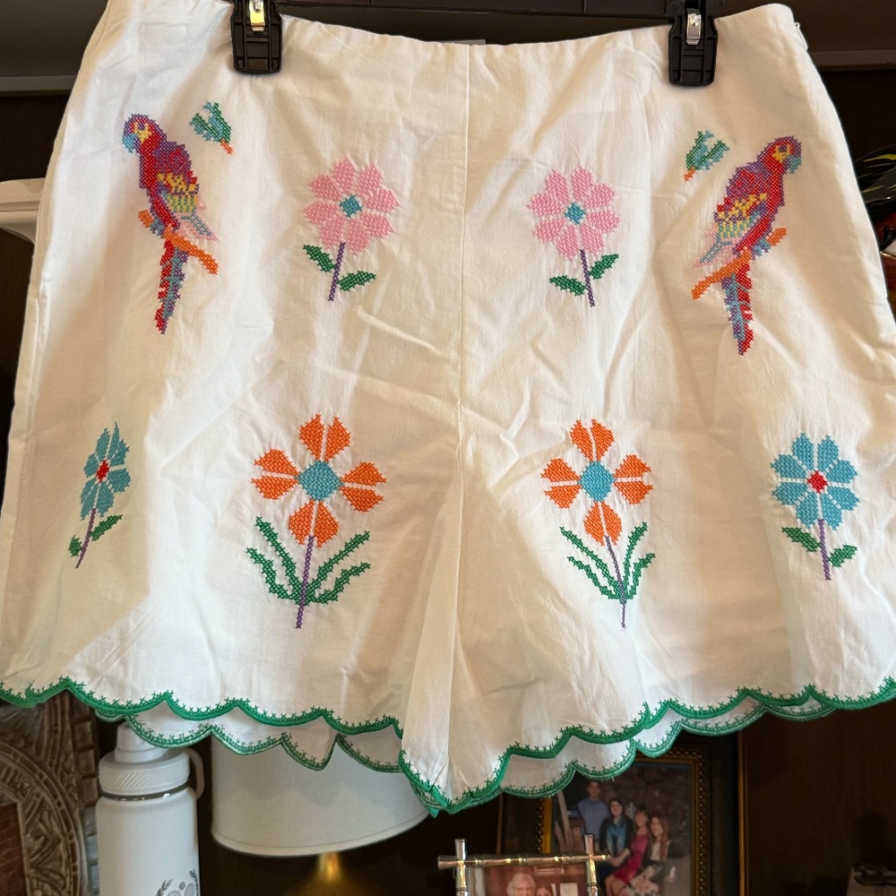 J. Marie tessie shorts embroidered Large L nwt - Picture 5 of 7